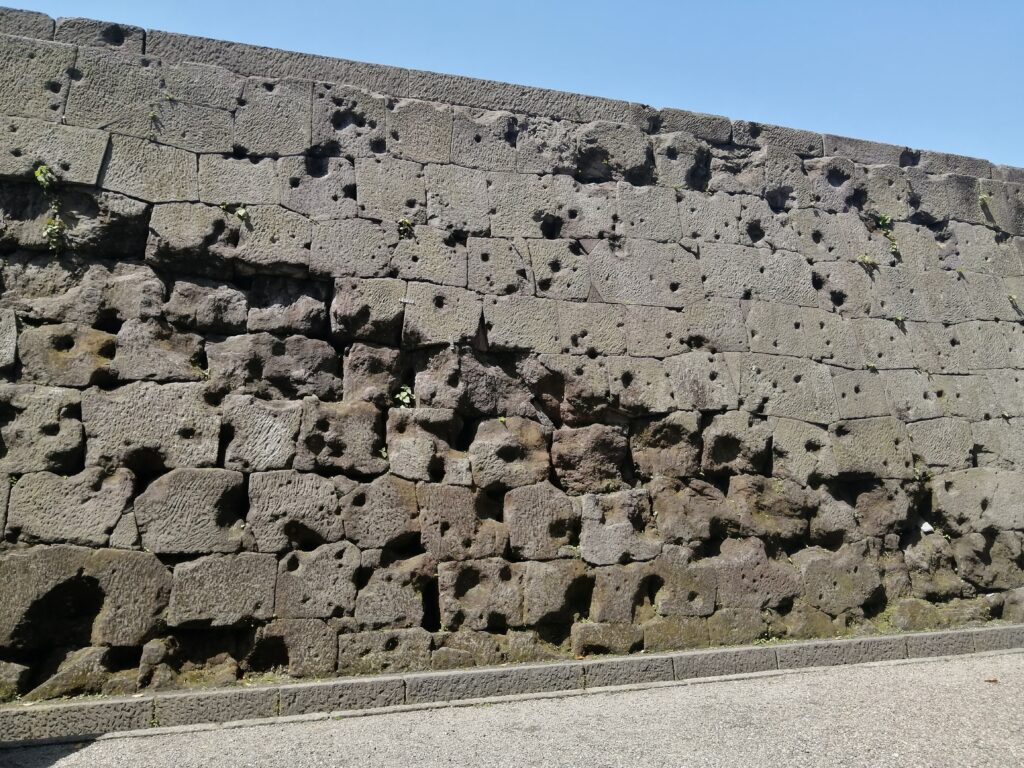 鶴丸城の城壁